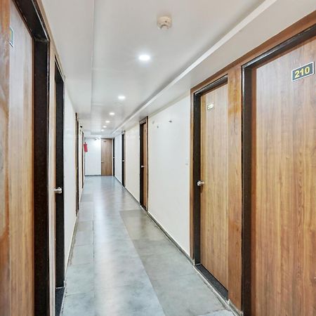 Super Collection O Kudasan Gandhinagar Formerly Hotel Royal Mansion Экстерьер фото